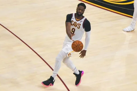 Dwyane Wade Facebook için program hazırlayan sporcular arasına katıldı