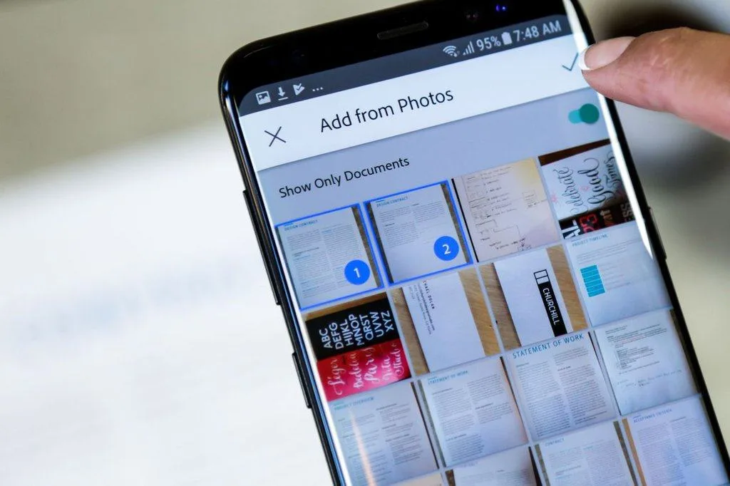 Adobe Scan yapay zekâ yardımıyla film rulosundaki taranmış belgeleri buluyor