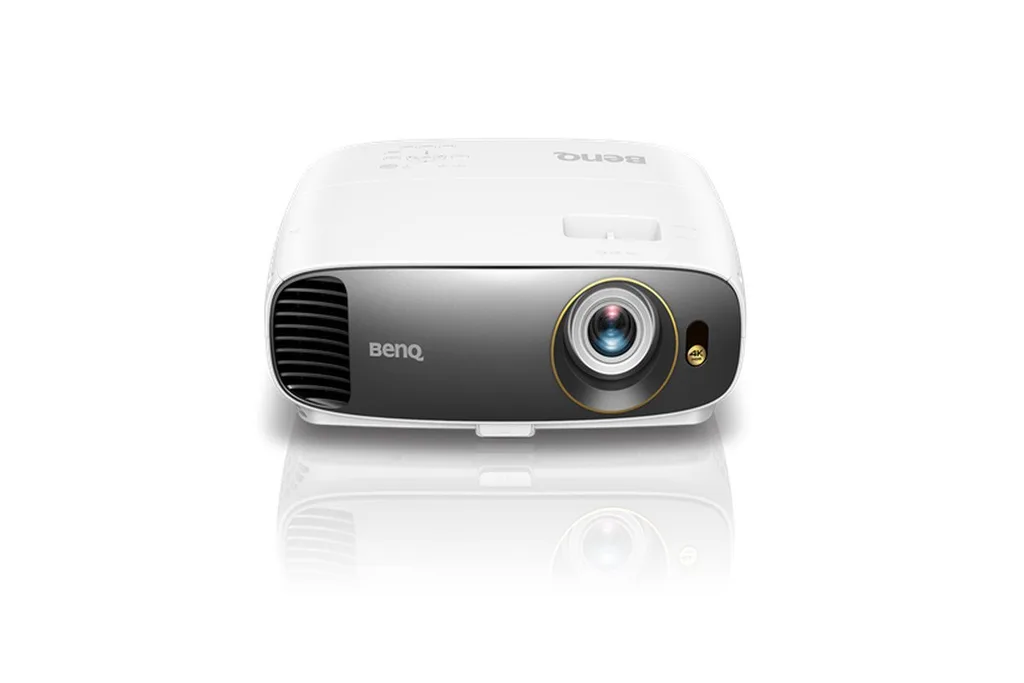 BenQ W1700 projektör 4K ve HDR desteğini uygun fiyatla sunuyor
