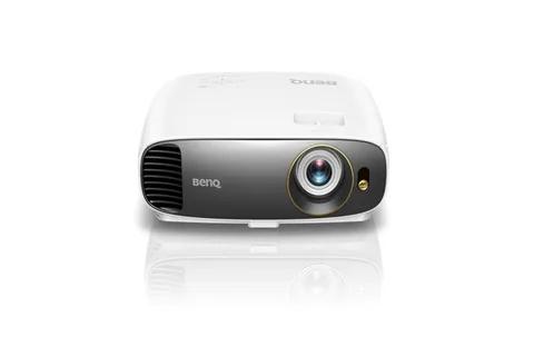 BenQ W1700 projektör 4K ve HDR desteğini uygun fiyatla sunuyor