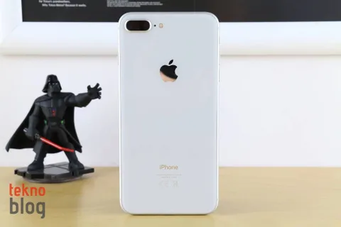 Apple Almanya’daki mağazalarından iPhone 7 ve 8’i geri çekti