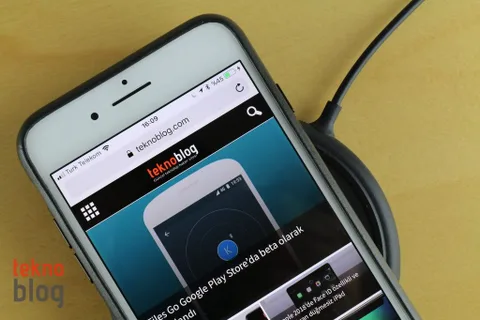 Apple’ın gelecek nesil iPhone’u başka cihazları kablosuz şarj edebilir