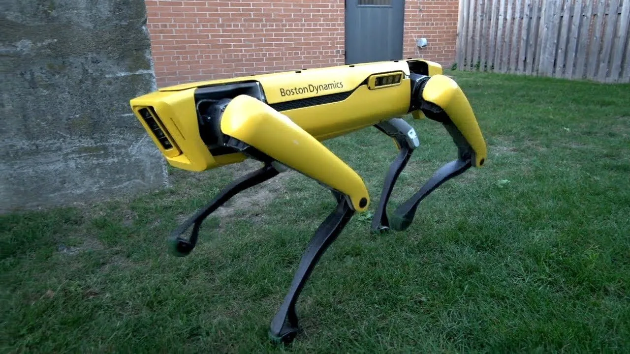 Boston Dynamics SpotMini’nin yeni versiyonunu göstermeye hazırlanıyor – Video