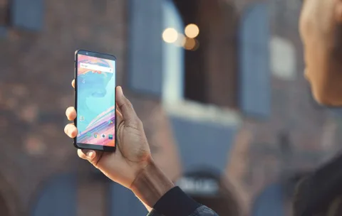 OnePlus 5T’nin yüz tanıma özelliği yüzünden mahkemelik olabilir