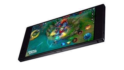 Razer Phone resmiyet kazandı: 120 Hz Ultramotion ekran, 8 GB RAM