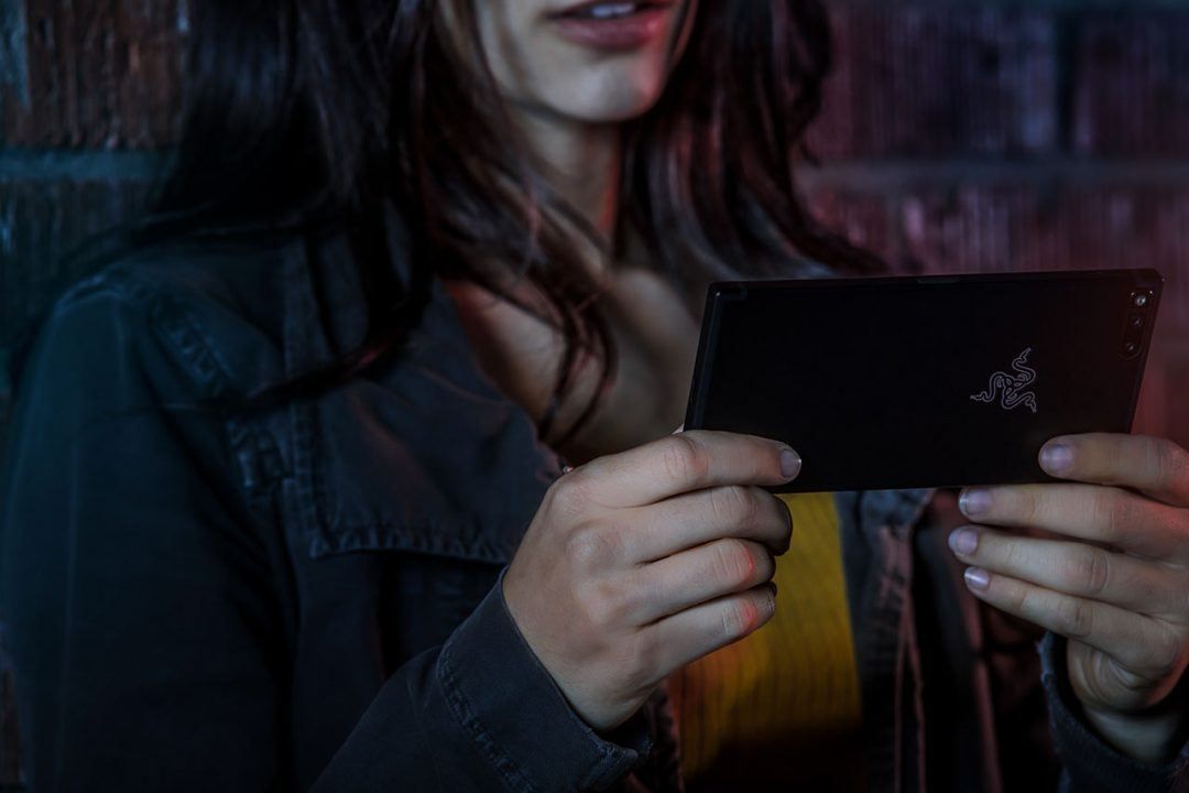 Razer Phone resmiyet kazandı: 120 Hz Ultramotion ekran, 8 GB RAM