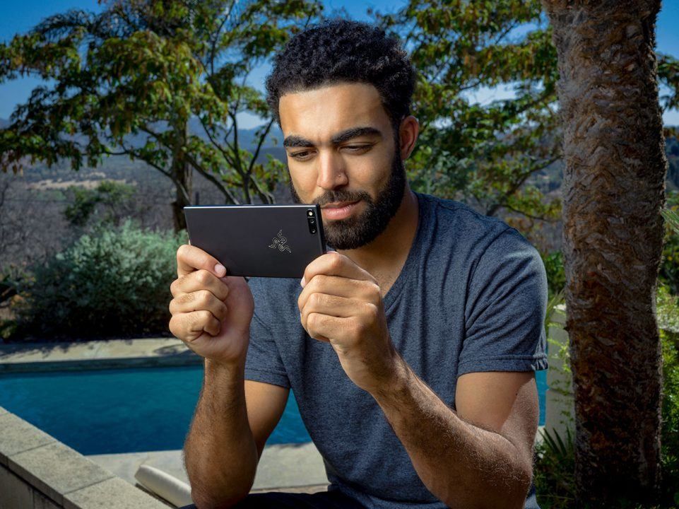 Razer Phone resmiyet kazandı: 120 Hz Ultramotion ekran, 8 GB RAM