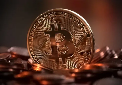 Bitcoin nedir, nasıl çalışır, fiyatını neler etkiler?