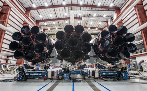SpaceX Falcon Heavy için geri sayımda sona yaklaşılıyor