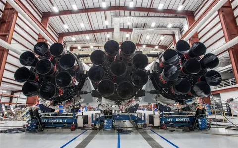 SpaceX Falcon Heavy için geri sayımda sona yaklaşılıyor