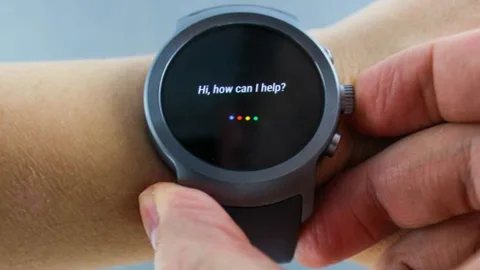 Yeni Android Wear güncellemesi bildirimleri okumayı kolaylaştırıyor