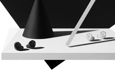 B&O Play Beoplay E8 için iki yeni renk seçeneği sunuyor