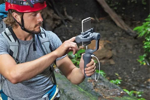 DJI Osmo Mobile 2 gelişmiş özellikleri daha düşük fiyatla sunuyor