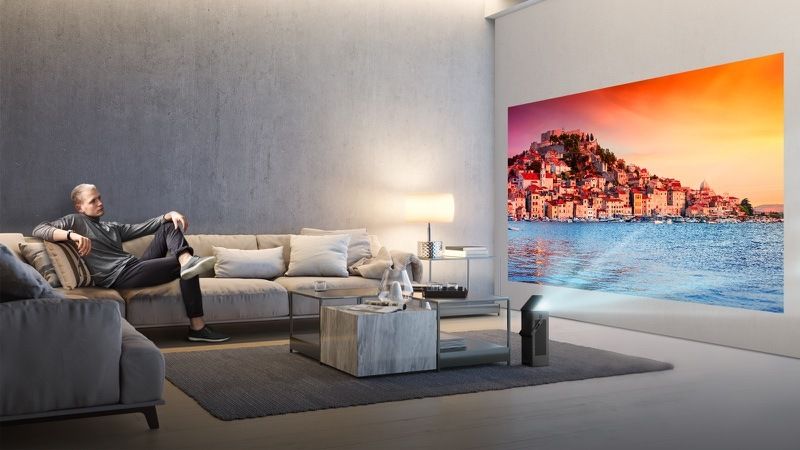 LG HU80KA ile 4K projektör pazarına ilk adımını atıyor