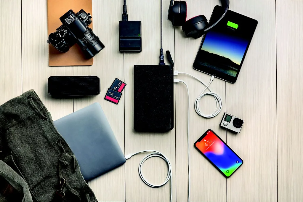Mophie’den MacBook Pro’yu bile şarj edebilen taşınabilir şarj aksesuarı