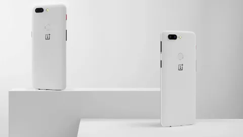 OnePlus 5T’nin beyaz renkli versiyonu “sınırlı sayıda” satışa çıkıyor