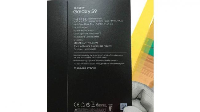 Samsung Galaxy S9 kutusu gelişmiş kamera yeteneklerini işaret ediyor