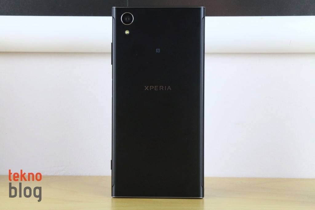 sony xperia xa1 plus