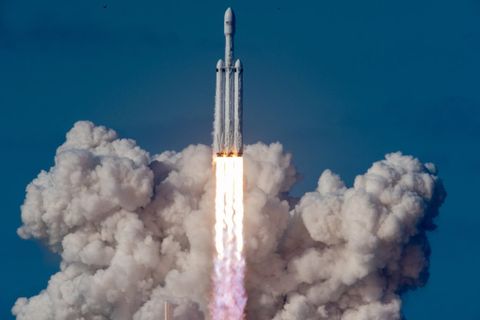 Falcon Heavy’nin merkez ateşleyicisi okyanusa çakıldı