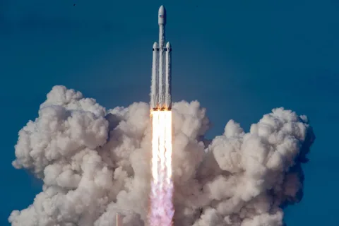 SpaceX Falcon Heavy ile Amerikan ordusunun uydularını uzaya taşıyacak