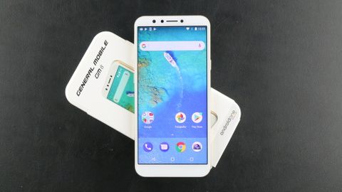 Video: General Mobile GM 8 Android One Kutusundan Çıkıyor