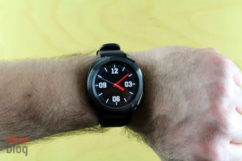 Samsung Gear S4 iki farklı boyut seçeneğiyle gelebilir