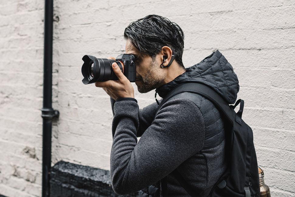 Sony Xperia Ear Duo ile Apple AirPods’a alternatif sunuyor