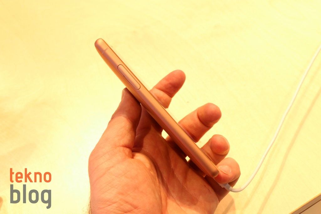 Sony Xperia XZ2 ve Xperia XZ2 Compact Ön İnceleme – Video