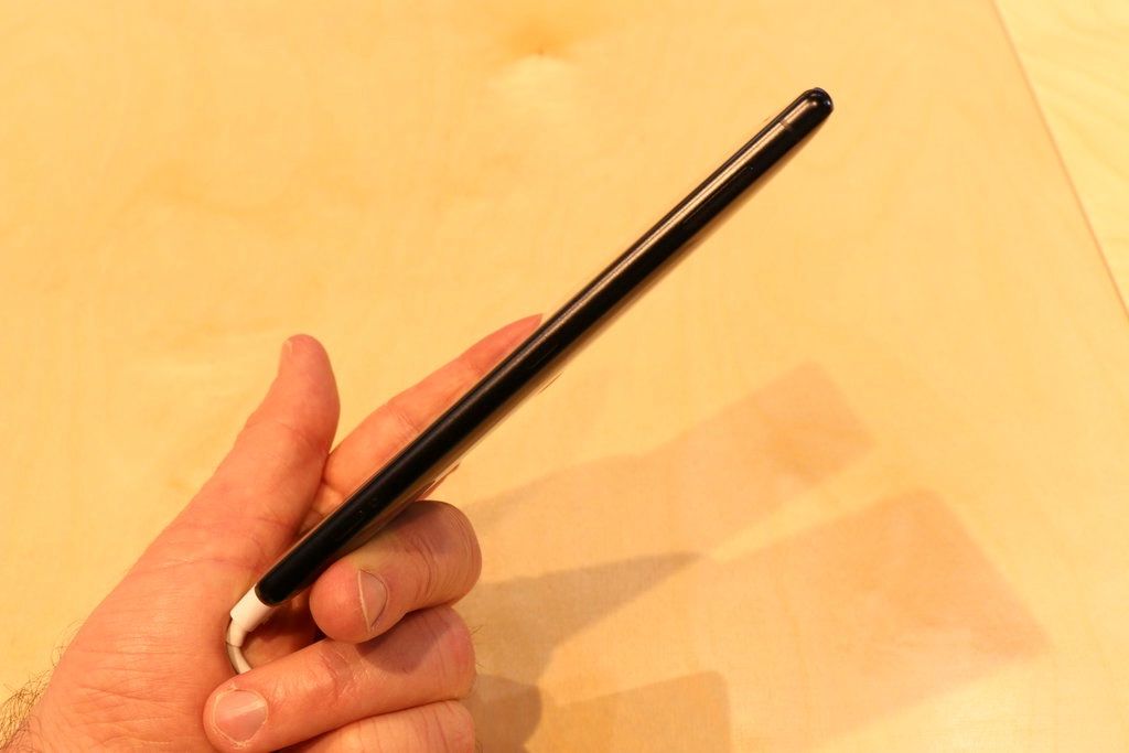 Sony Xperia XZ2 ve Xperia XZ2 Compact Ön İnceleme – Video