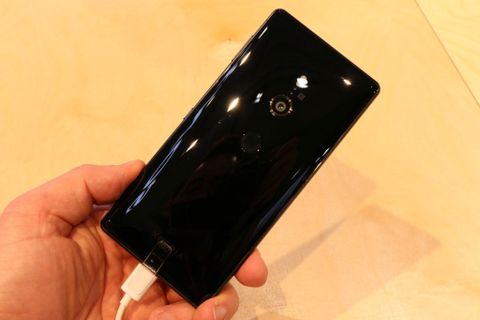 Sony Xperia XZ2 ve Xperia XZ2 Compact Ön İnceleme – Video