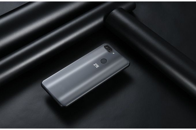 ZTE Blade V9 ve Blade V9 Vita’yı gözler önüne çıkardı