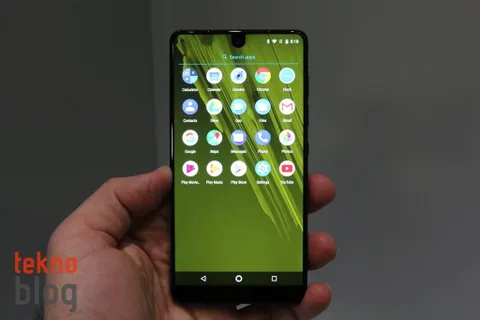Essential “yeni tür bir telefon” ile yola devam edebilir