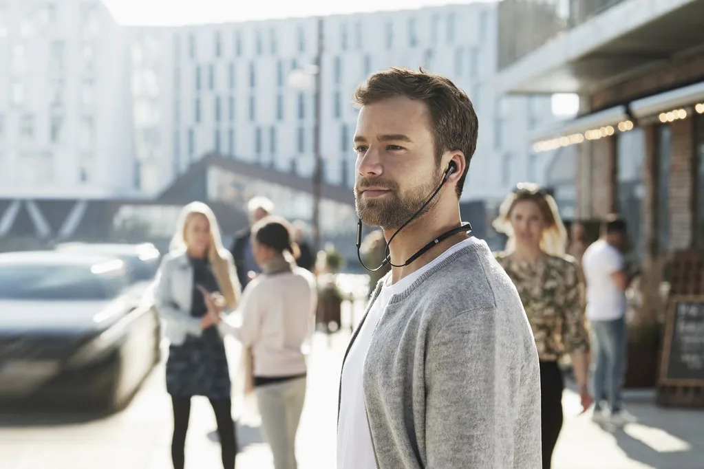 Jabra Elite 65e aktif gürültü bastırma ve sekiz saat pil ömrüyle geliyor