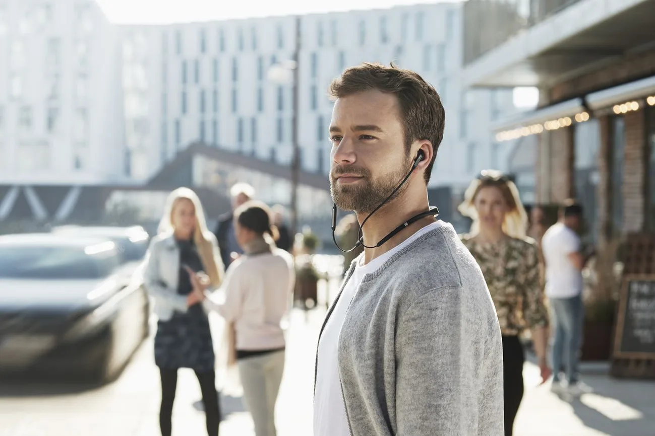 Jabra Elite 65e aktif gürültü bastırma ve sekiz saat pil ömrüyle geliyor