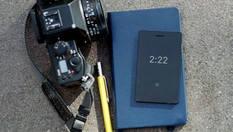 Light Phone 2 ile minimalist telefona mesajlaşma özelliği ekleniyor – Video