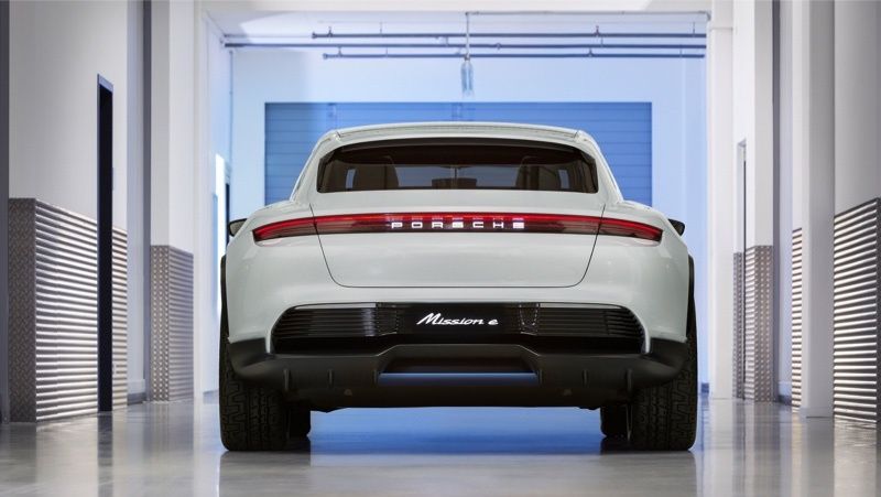 Porsche Mission E Cross Turismo ile Tesla Model X’e alternatif sunuyor