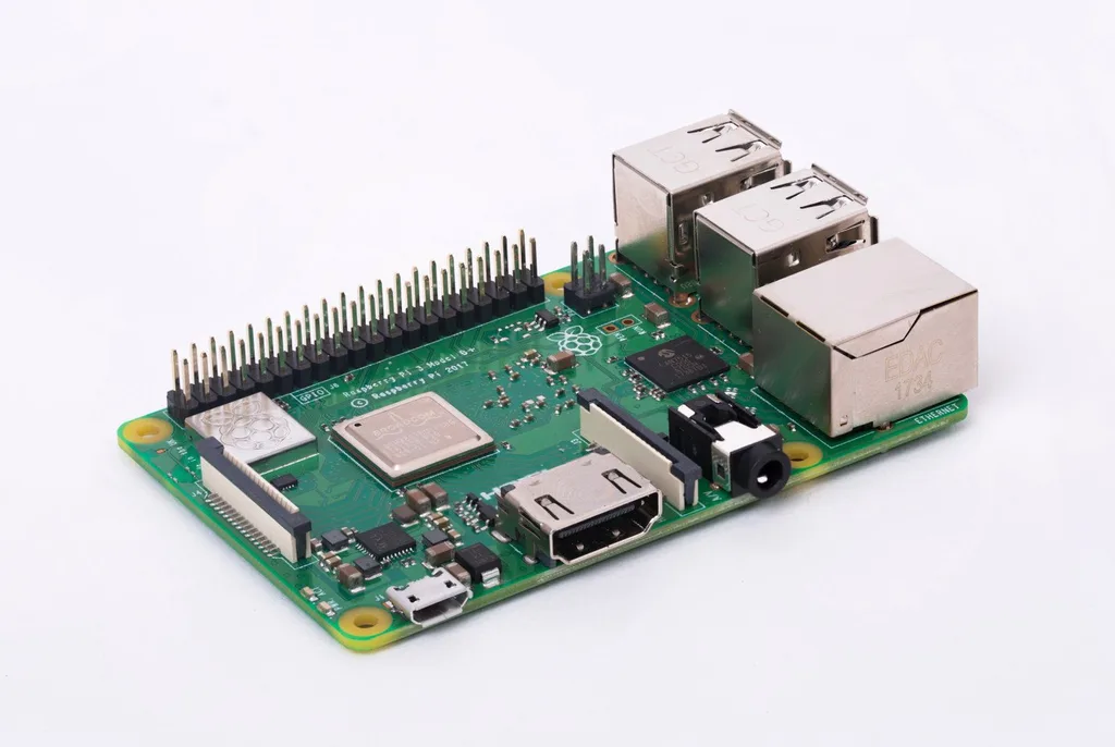 Raspberry Pi 3 Model B+ tam da Pi Gününde geldi