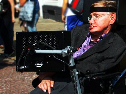 Stephen Hawking 76 yaşında hayatını kaybetti