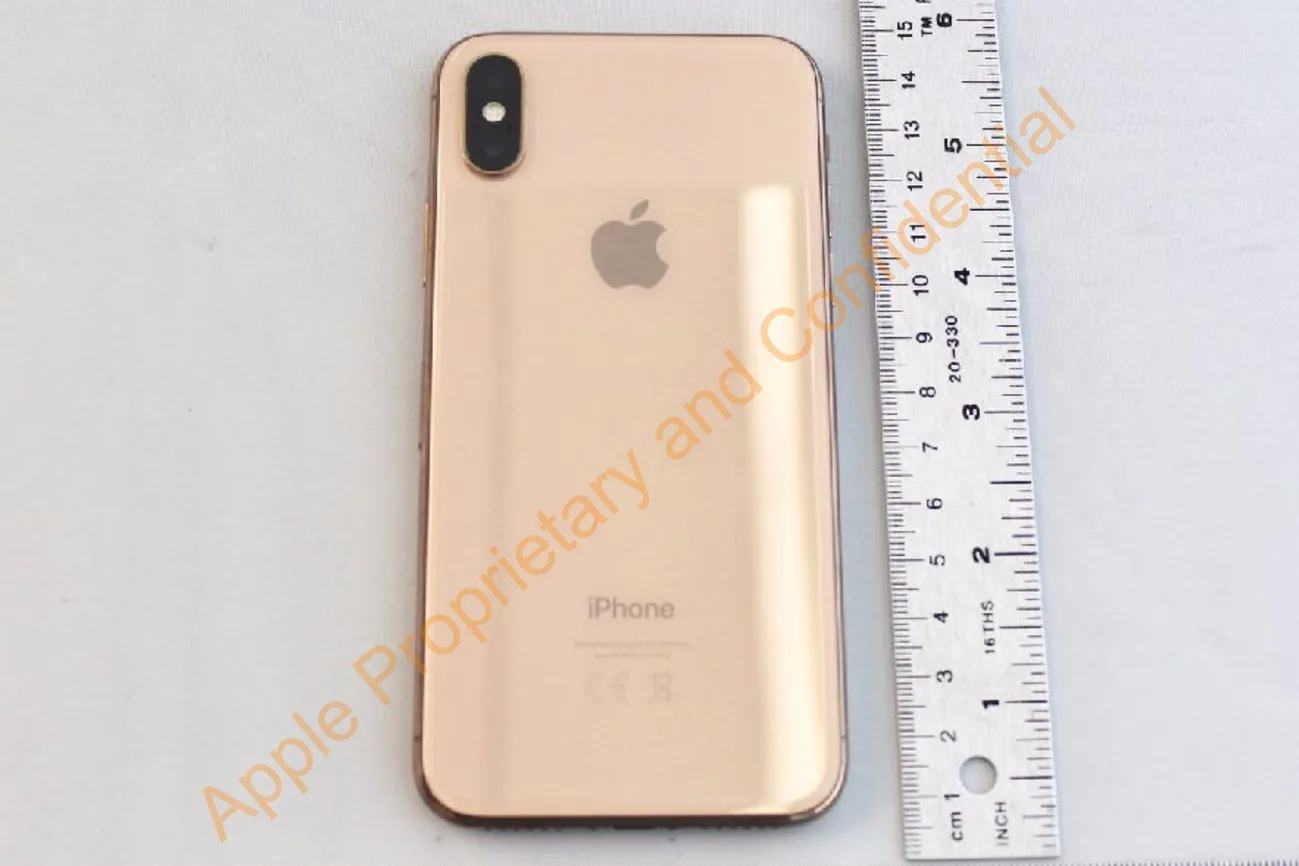 Apple’ın çıkarmadığı altın renkli iPhone X görüldü