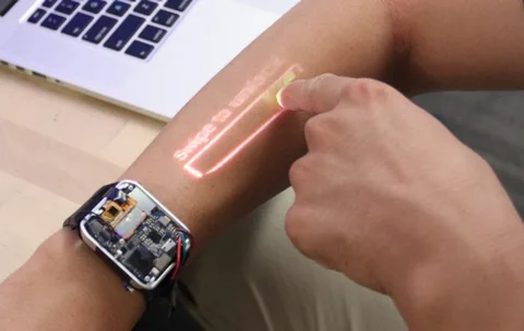 LumiWatch akıllı saatlere yeni bir soluk getirmeyi vadediyor
