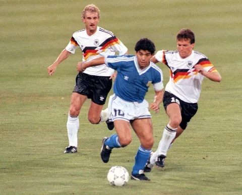 Amazon Maradona’nın hayatını anlatan bir belgesel hazırlıyor