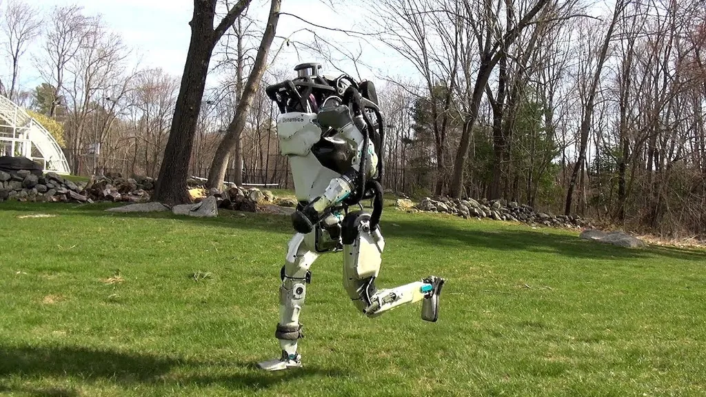 Boston Dynamics’in robotları koşuyor, kendi başlarına hareket ediyor – Video