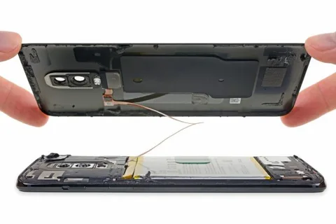 OnePlus 6 iFixit ekibi tarafından parçalarına ayrıldı