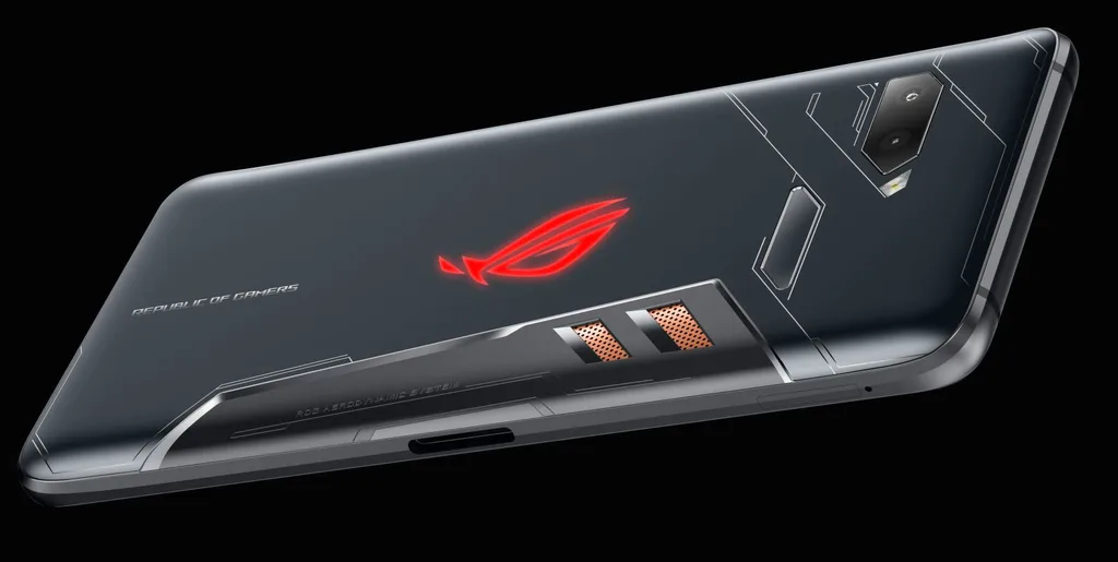 ROG Phone: Asus’un beklenen oyun telefonu tanıtıldı