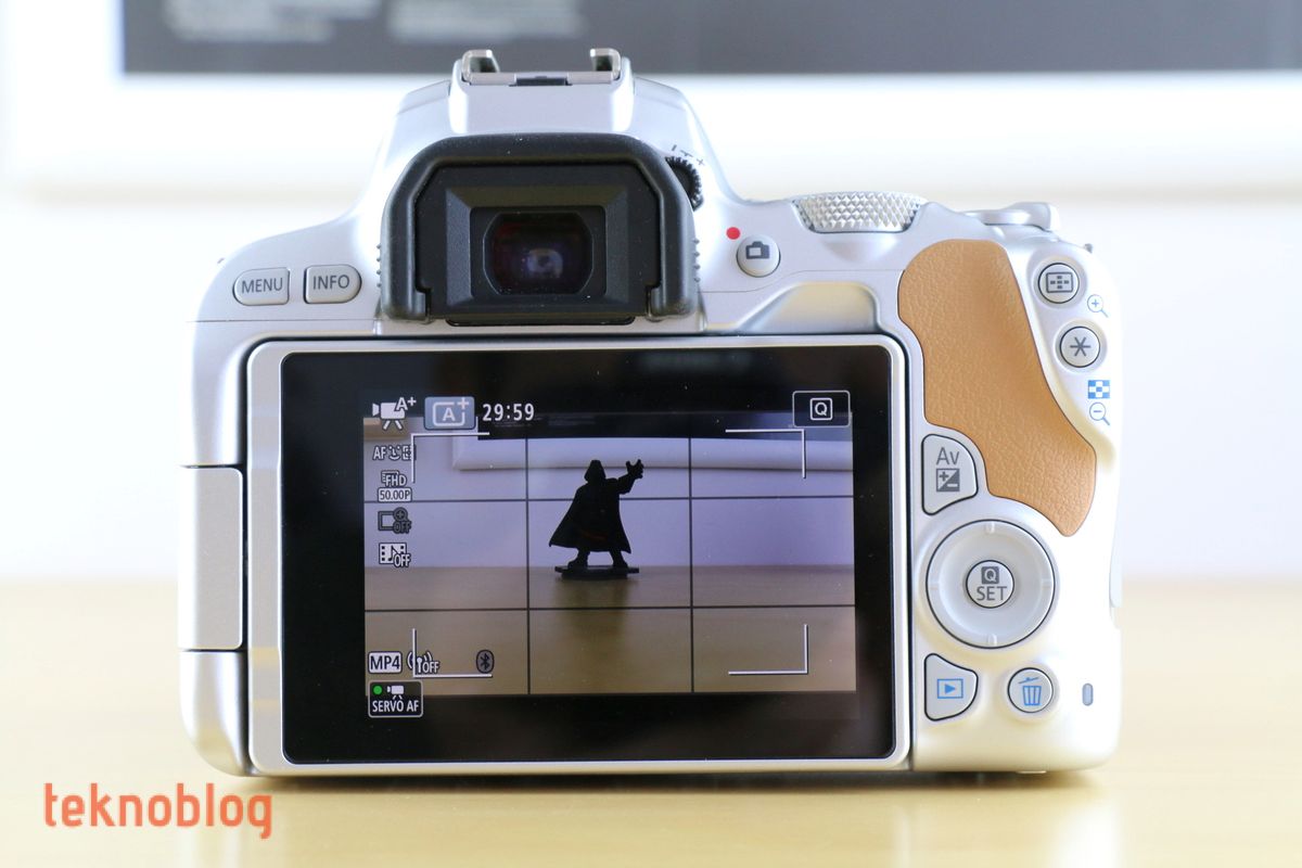 Canon EOS 200D İncelemesi