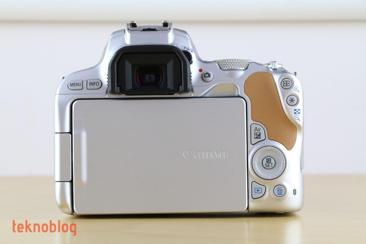 Canon EOS 200D İncelemesi
