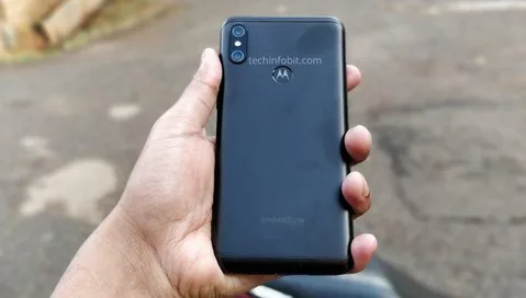 Yeni Motorola One Power sızıntısı çentik ve çift arka kamerayı doğruluyor