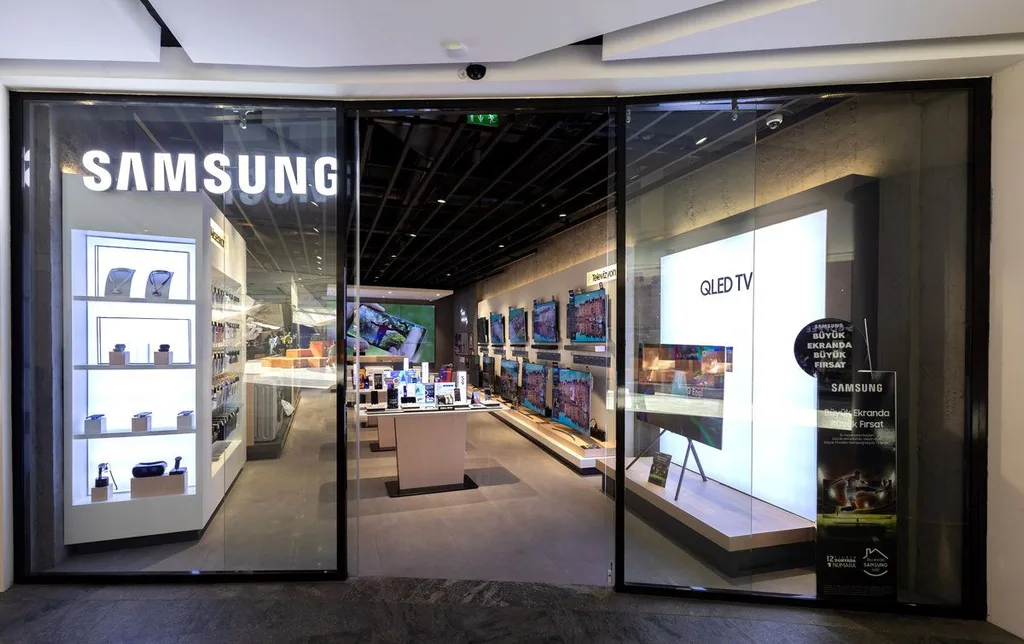Samsung Türkiye yeni mağazasını Kanyon’da açtı