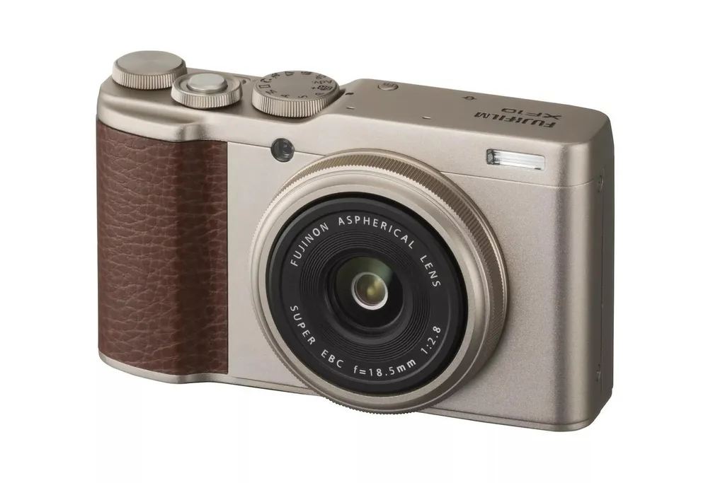 Fujifilm XF10 büyük sensörü küçük gövdeye sığdırıyor