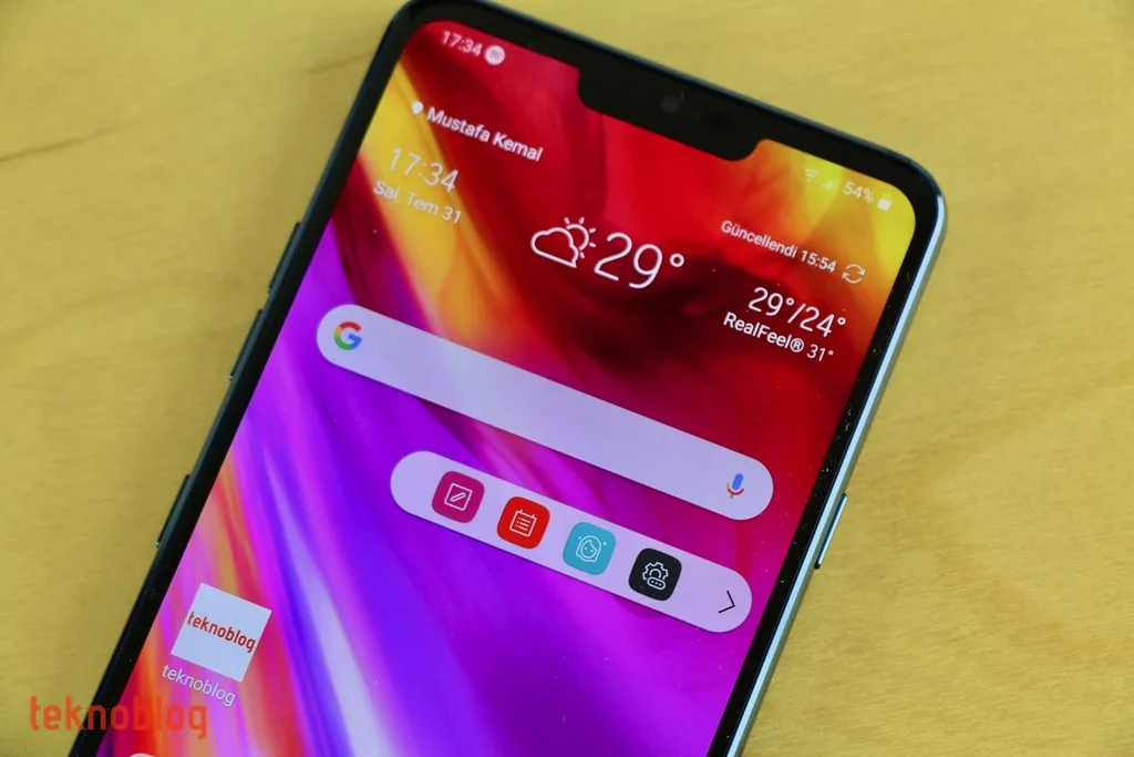Google Android telefonların en fazla iki çentiğe sahip olmasına izin veriyor